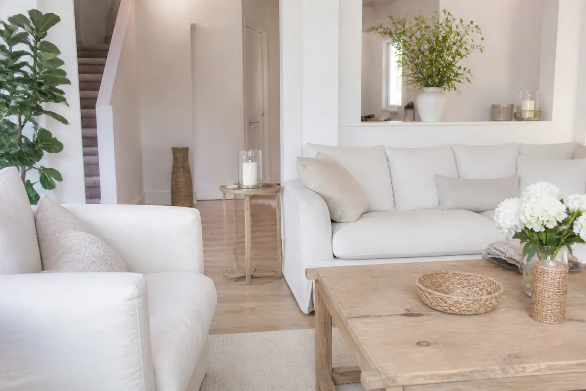 Salon blanc et beige : 7 idées déco élégantes et cosy